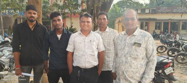 अतिक्रमण के खिलाफ कलेक्टर से शिकायत 