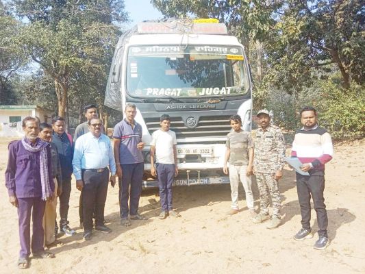 407 बोरी अवैध धान परिवहन करते पकड़ाया