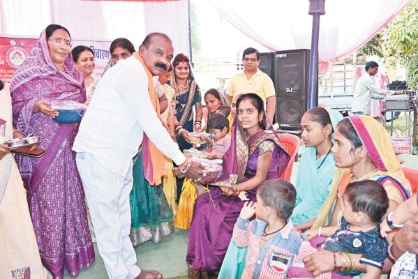 गोदभराई, बच्चों का अन्नप्राशन, पोषण किट बंटी