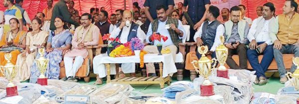 पढ़ाई के साथ-साथ खेल भी जरूरी- नीलकंठ टेकाम