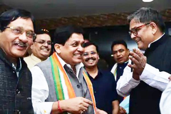 चेंबर ने पूर्व मंत्री डॉ. डहरिया का किया सम्मान