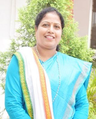 कर्मचारियों को वेतन के लाले, शहर में अनिवार्य सेवा ठप और सरकार जश्न मनाने जुटी - हेमा