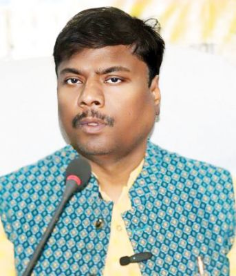 केदार कश्यप ने गिनाईं साय सरकार के एक साल की उपलब्धियां