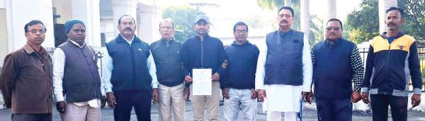 ओबीसी महासभा ने सीएम के नाम सौंपा ज्ञापन