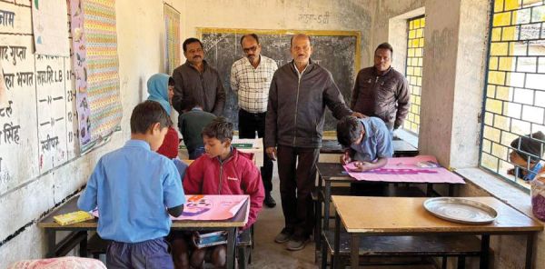 मेंहदी, रंगोली, क्विज और चित्रकला स्पर्धा