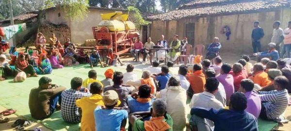 जमीन नहीं देने और कोर्ट का रुख अपनाने का ग्रामीणों ने लिया निर्णय