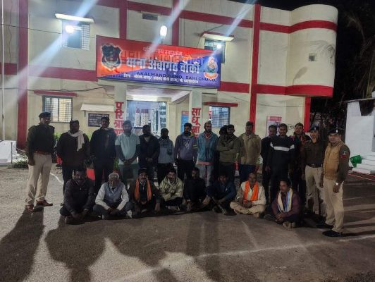 8 संदिग्ध पर प्रतिबंधात्मक कार्रवाई