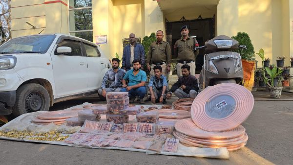 चोरी के दो आरोपी व दो कबाड़ी बंदी