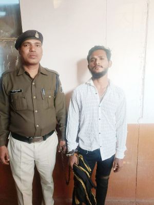 जिला बदर के दौरान दी जान से मारने की धमकी, पुलिस ने किया गिरफ्तार