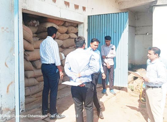 दो राइस मिलों से हजारों क्विंटल धान व चावल जब्त