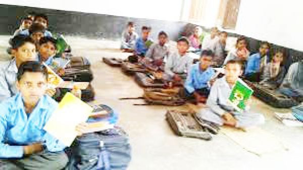 एक मार्च से बोर्ड की परीक्षाएं, कोर्स सौ फीसदी पूरे होने थे, अब तक 65 फीसदी ही हो पाए