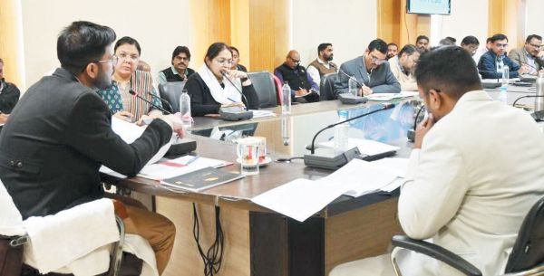 सुशासन सप्ताह: प्रशासन गांव क़ी ओर अभियान