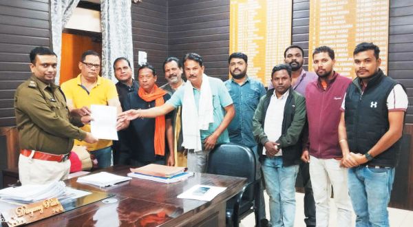 पूर्व विधायक द्वारा की गई मारपीट से कोलता समाज आक्रोशित
