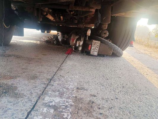 यात्री बस ने बाइक सवार को कुचला, मौत