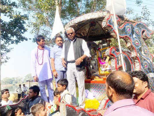 सतनामी समाज ने निकाली शोभायात्रा