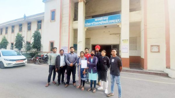 झलमला टोल नाके में भुगतान से वंचित श्रमिकों ने खोला मोर्चा