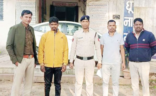 चरित्र शंका: पत्नी की हत्या आरोपी पति गिरफ्तार