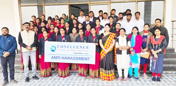 कॉलेज के विद्यार्थियों को  श्रीवास्तव ने दिया प्रशिक्षण