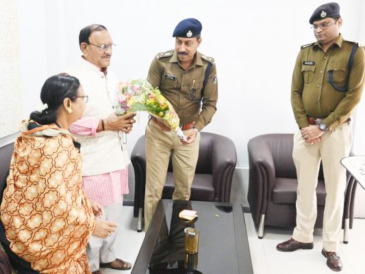 एसपी ने शहीद परिवारों  को किया सम्मानित