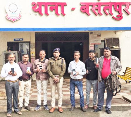 गुम आधा दर्जन मोबाइल स्वामियों को लौटाया