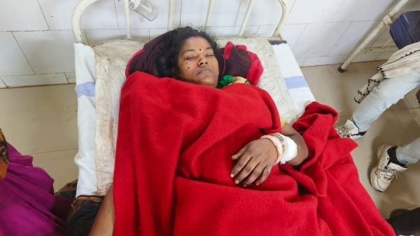 बाइक को नुकसान पहुंचाने पर पत्नी पर प्राणघातक हमला