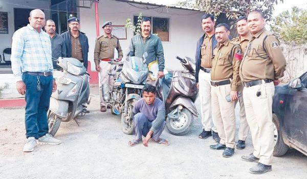 चोरी की 3 दुपहिया संग आरोपी गिरफ्तार