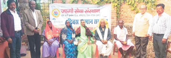 समाजसेवी संस्था ने किया अन्नदाताओं का सम्मान