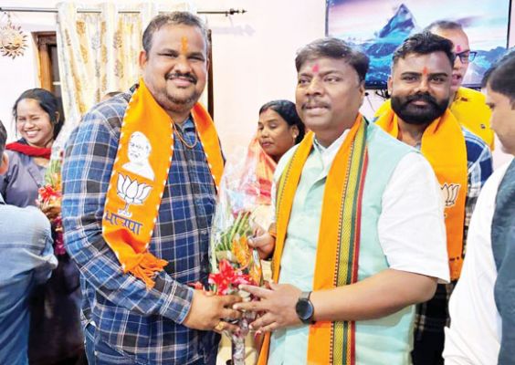 प्रभारी मंत्री केदार पहुंचे मंडल अध्यक्ष भदौरिया के घर, स्वागत