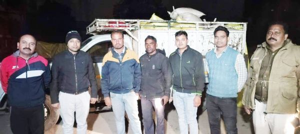 पकअप सहित 58 बोरी धान जब्त