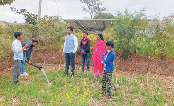सीईओ क्रेडा ने किया सौर संयंत्रों का निरीक्षण