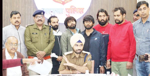देशी कट्टे की नोक पर मोटरसायकल लूट, हरियाणा के 5 आरोपी गिरफ्तार