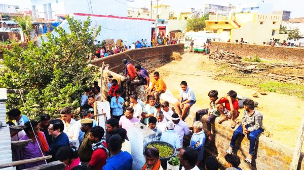  दंपत्ति व मासूम की हत्या की आशंका, पीएम रिपोर्ट का इंतजार