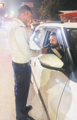 शराब पीकर वाहन चलाने वालों पर कार्रवाई