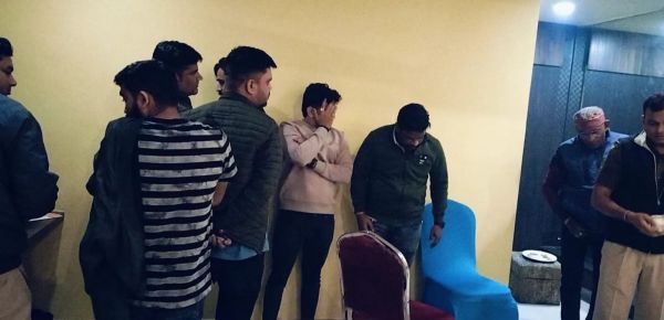  अवैध शराब के बाद अब हैवेंस पार्क में जुआ पकड़ाया, मालिक, मैनेजर सहित 10 के खिलाफ एफआईआर