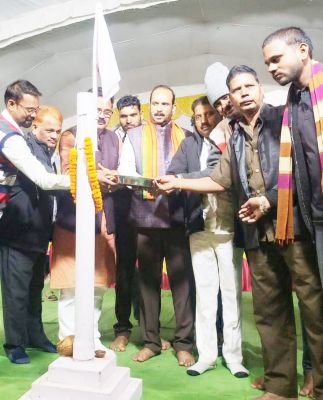 योगेश ने ग्रामीणों से समानता, सच्चाई और भाईचारे की शिक्षा को अपनाने की अपील 