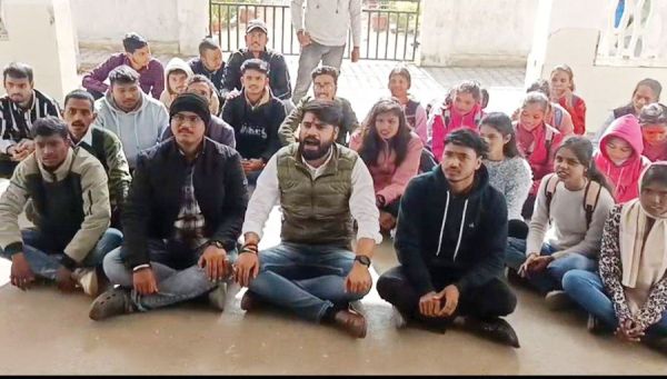  90 फीसदी छात्रों को परीक्षा फॉर्म भरने से रोका