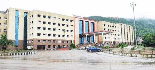 नववर्ष में रायगढ़ मेडिकल कॉलेज के चिकित्सालय में सुविधा में विस्तार 