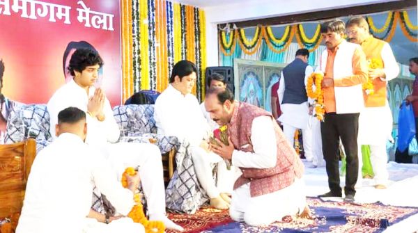 संत समागम मेला के शुभारंभ  पर निकली शोभायात्रा