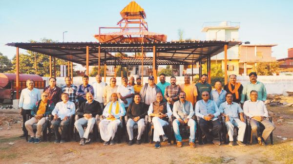 11 दिवसीय गणपति महायज्ञ की तैयारी बैठक, पौधरोपण भी