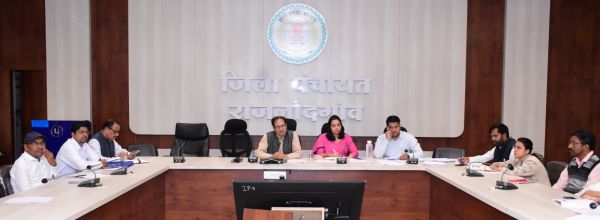कलेक्टर ने की ग्रीष्म ऋतु में पानी समस्या को लेकर समीक्षा