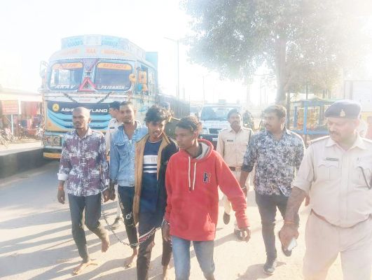 दो नाबालिग समेत 6 आरोपी गिरफ्तार