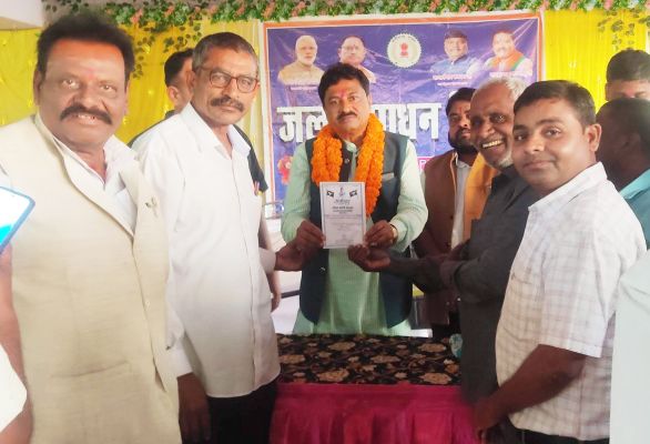 राजिम माता जयंती में शामिल होने विधायक को दिया निमंत्रण