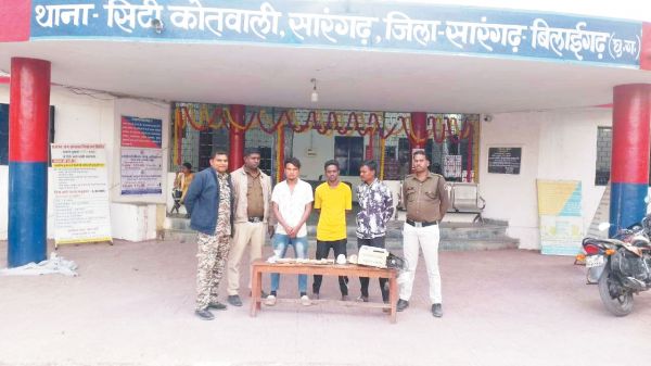 होटल में चोरी के 3 आरोपी बंदी