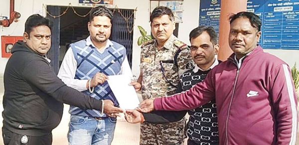  मुकेश चंद्राकर की हत्या से आक्रोश, पत्रकारों ने सौंपा ज्ञापन