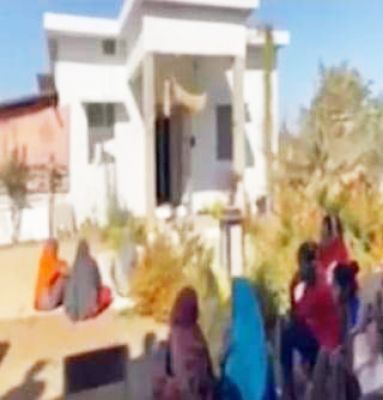 डेढ़ साल की पोती की रोने की आवाज सुन दादी उठी, बाथरूम से धुआं उठ रहा था, देखा तो वहां बहू जली हुई मिली 