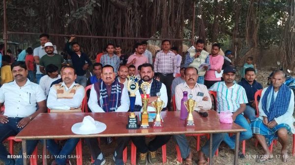 क्रिकेट स्पर्धा में बुढ़ाराव  पठार ने मारी बाजी