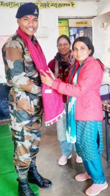 अग्निवीर बनने पर पूर्व छात्र का सम्मान  