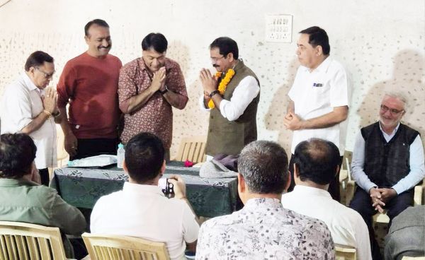 सेंट्रल सिंधी पंचायत ने किया विधायक का सम्मान