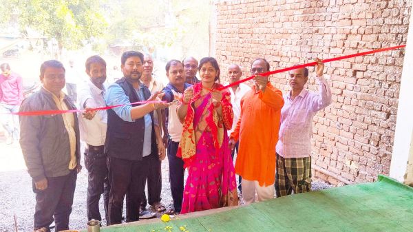 पार्षद ने लोकार्पण और भूमिपूजन किया