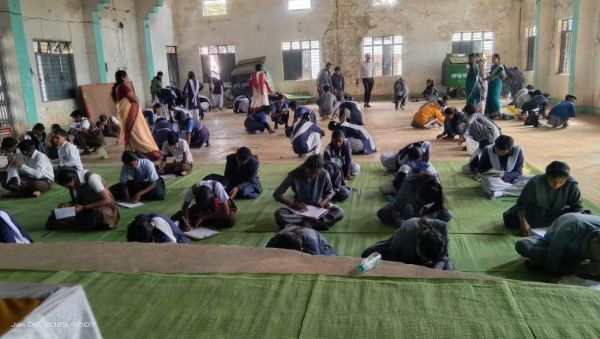 सडक़ सुरक्षा माह के 6वें दिन निबंध-रंगोली स्पर्धा 